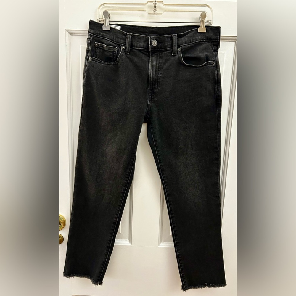 GAP Mid Rise Girlfriend Jeans - Washed Black - Women’s Size 28 P/ 6P